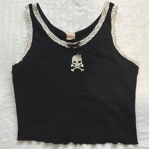 Black Skull crop tank top with white lace trim
Size: M
Messy Bun Just Chillin